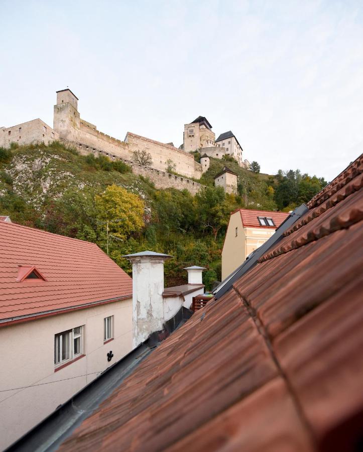 Trenčín Apartman S Atriom V Historickom Centre מראה חיצוני תמונה