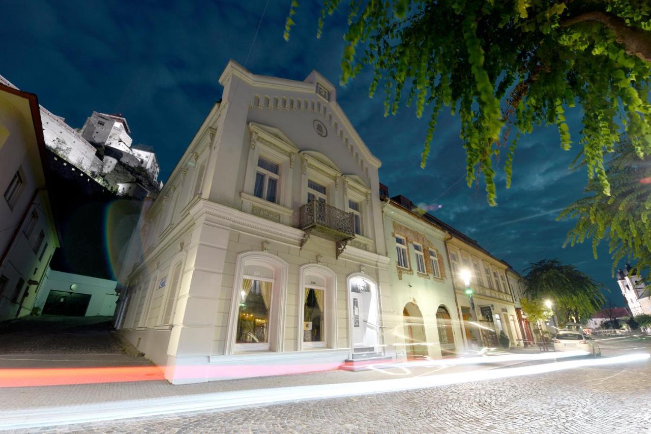 Trenčín Apartman S Atriom V Historickom Centre מראה חיצוני תמונה
